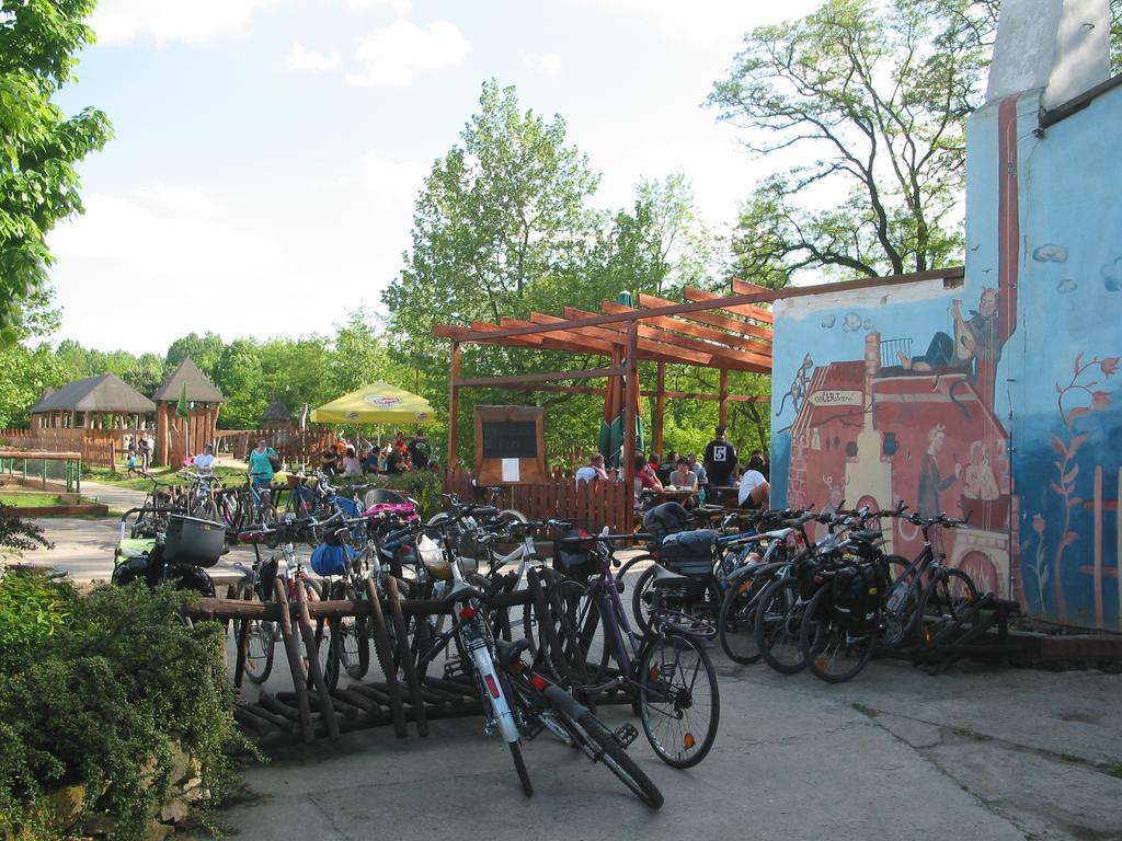 Zoopark Zelcin Villa Melnik Bagian luar foto