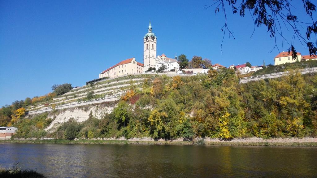 Zoopark Zelcin Villa Melnik Bagian luar foto