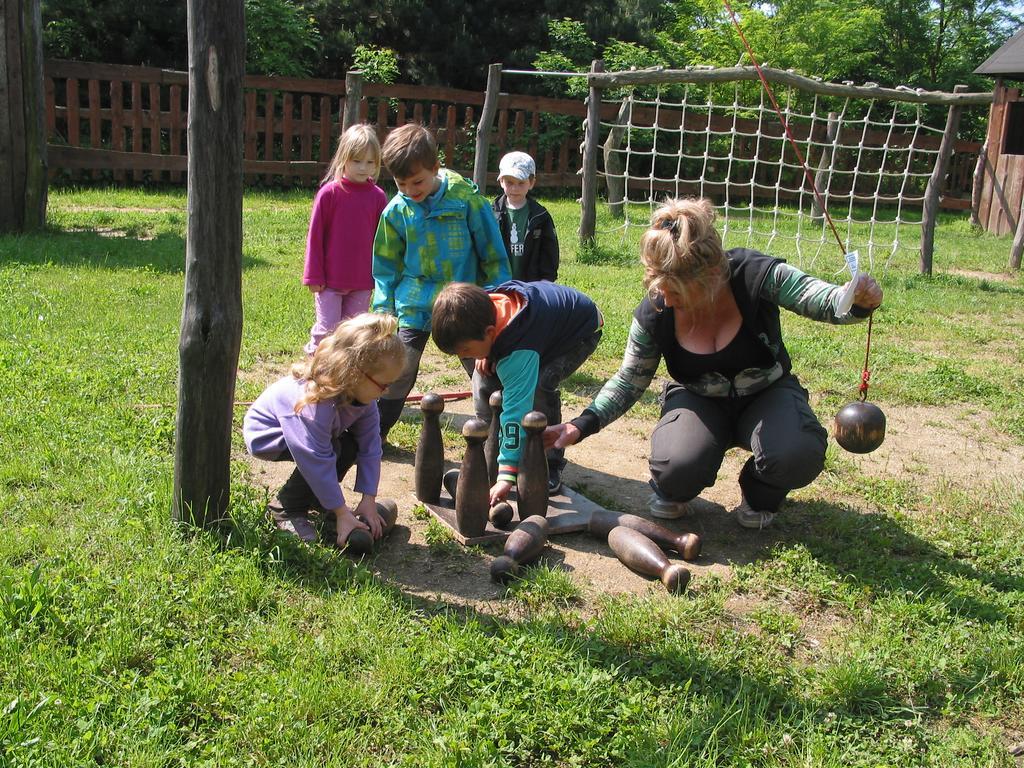 Zoopark Zelcin Villa Melnik Bagian luar foto