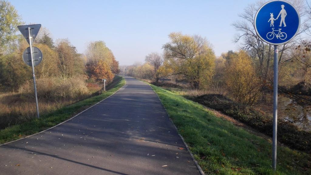 Zoopark Zelcin Villa Melnik Bagian luar foto