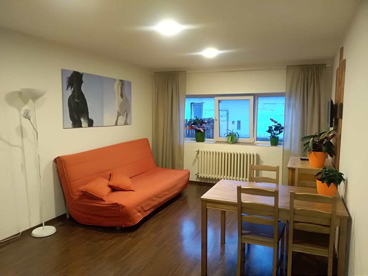 Zoopark Zelcin Villa Melnik Bagian luar foto