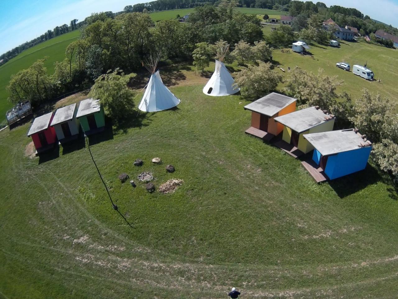 Zoopark Zelcin Villa Melnik Bagian luar foto
