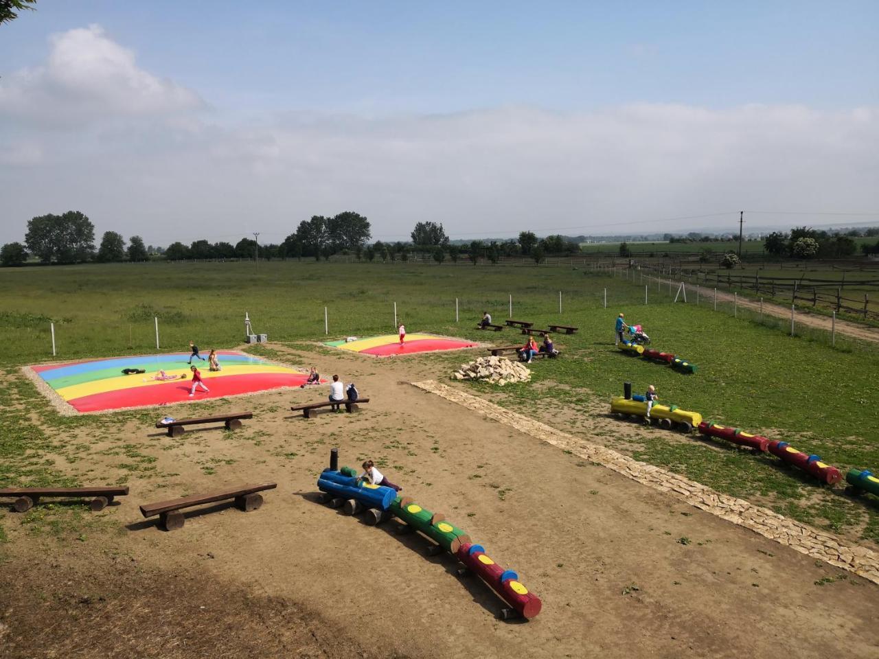 Zoopark Zelcin Villa Melnik Bagian luar foto